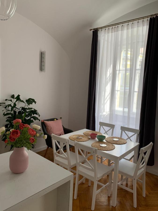Forst-Haz Apartman Eger Buitenkant foto