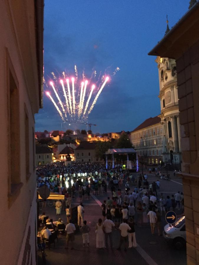 Forst-Haz Apartman Eger Buitenkant foto