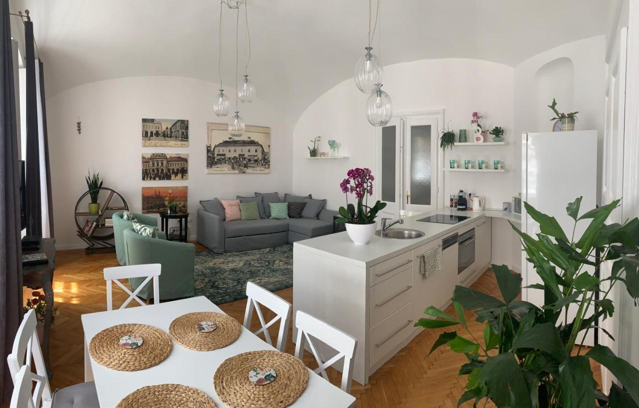 Forst-Haz Apartman Eger Buitenkant foto