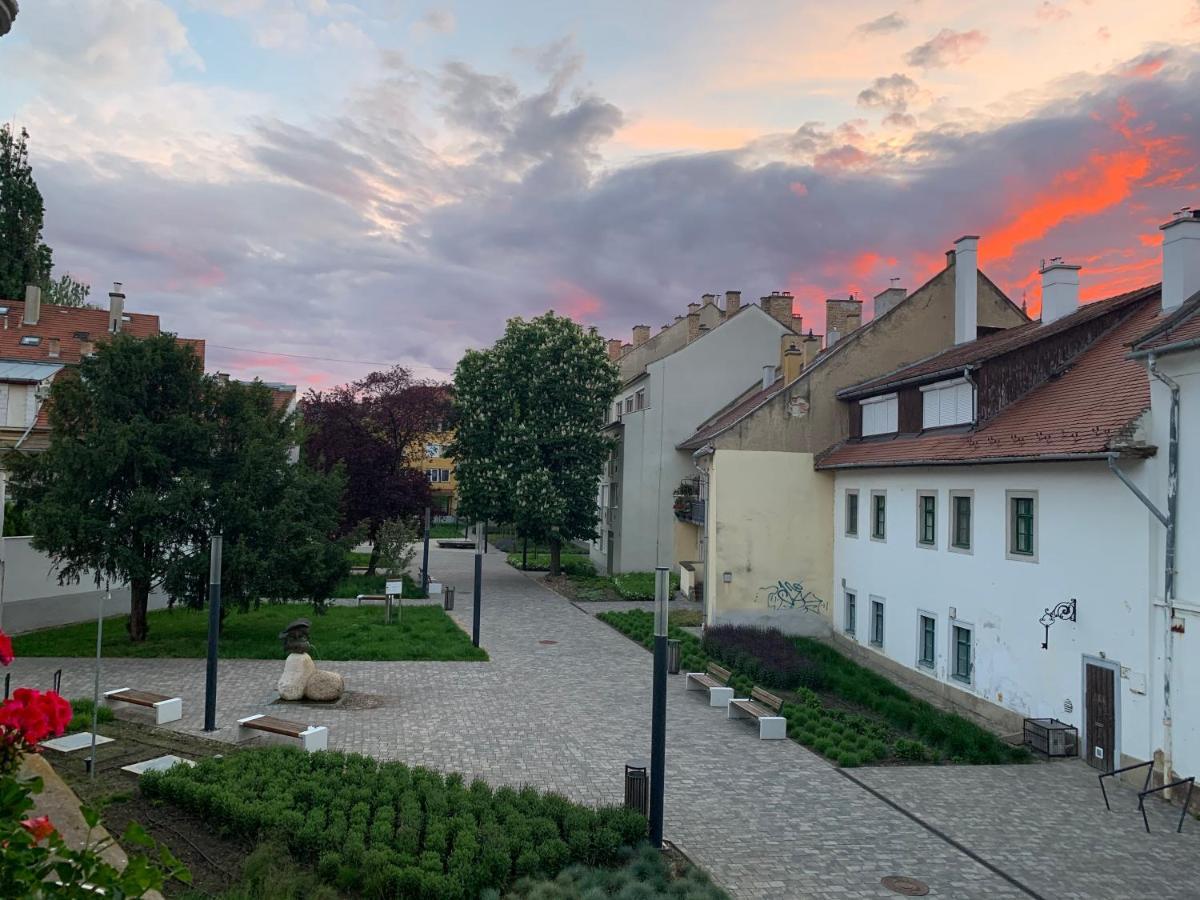 Forst-Haz Apartman Eger Buitenkant foto