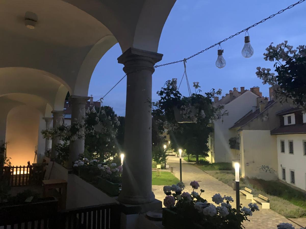 Forst-Haz Apartman Eger Buitenkant foto