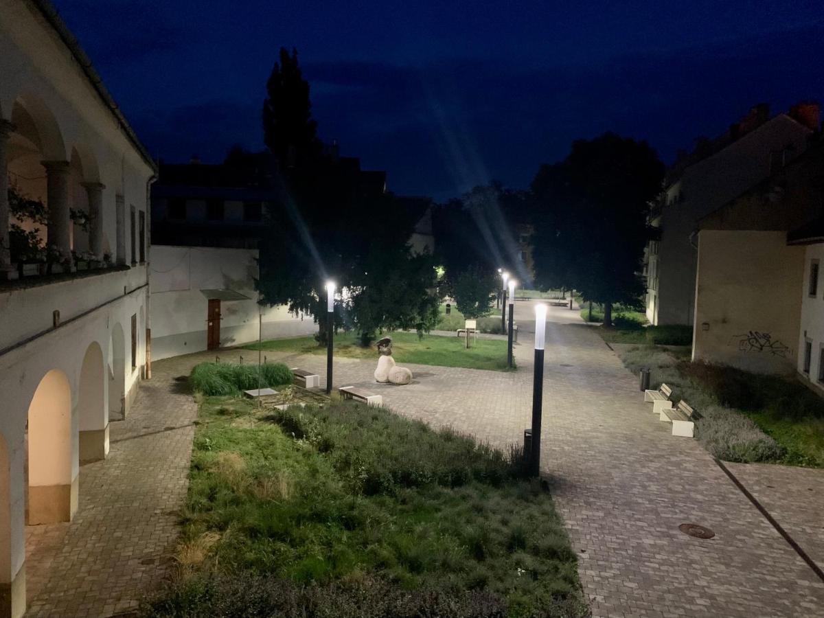 Forst-Haz Apartman Eger Buitenkant foto