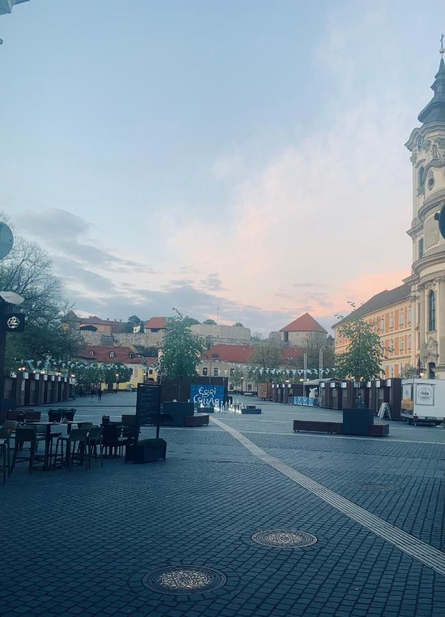 Forst-Haz Apartman Eger Buitenkant foto