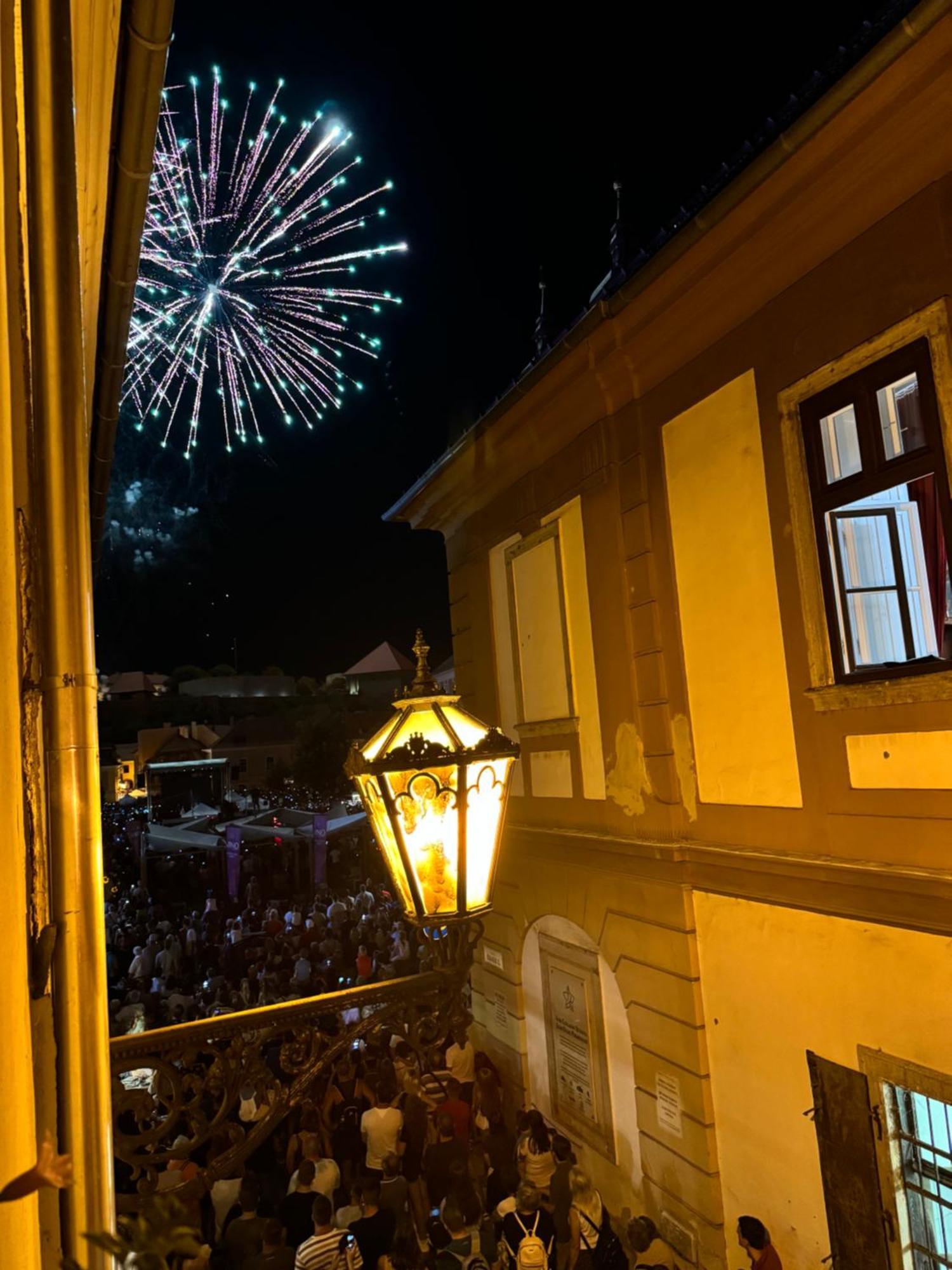 Forst-Haz Apartman Eger Buitenkant foto